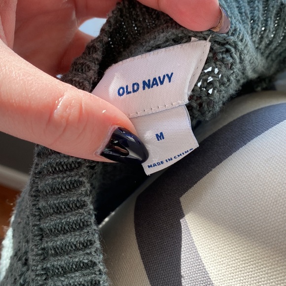 Old Navy sweater - Picture 3 of 3
